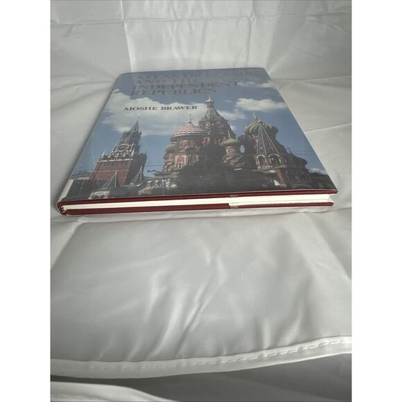 Atlas of Russia and the Independent Republics - Hardcover - Very Good - Picture 4 of 9